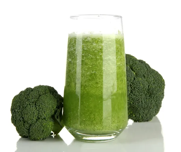 Szklanka soku brokuły, na białym tle — Zdjęcie stockowe
