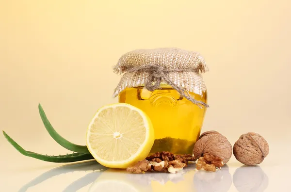 Healthy ingredients for strengthening immunity on yellow background — Stock Photo, Image
