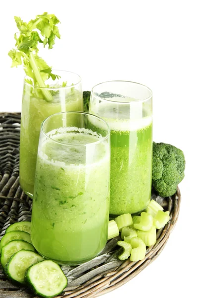 Óculos de suco vegetal verde, isolados sobre branco — Fotografia de Stock