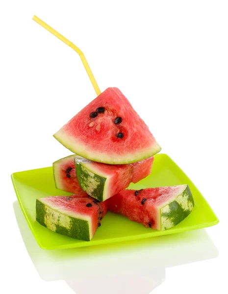 Söt vattenmelon skivor på gröna plattan isolerad på vit — Stockfoto