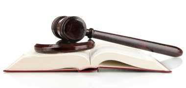 tahta tokmak ve üzerinde beyaz izole kitap