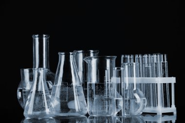 test tüpleri siyah arkaplanda