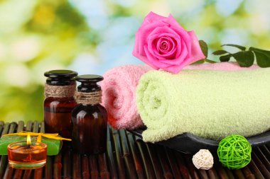 yeşil zemin üzerine Spa ayarı