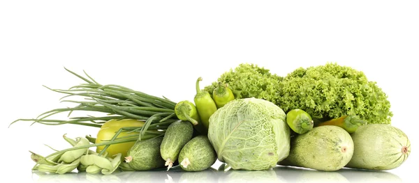 Verduras verdes frescas aisladas en blanco —  Fotos de Stock