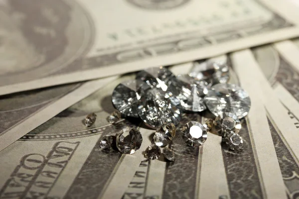关于钱的来路的美丽闪亮水晶 （钻石） — 图库照片