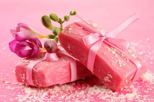 Natural handmade soap, on pink background — Stock Photo, Image