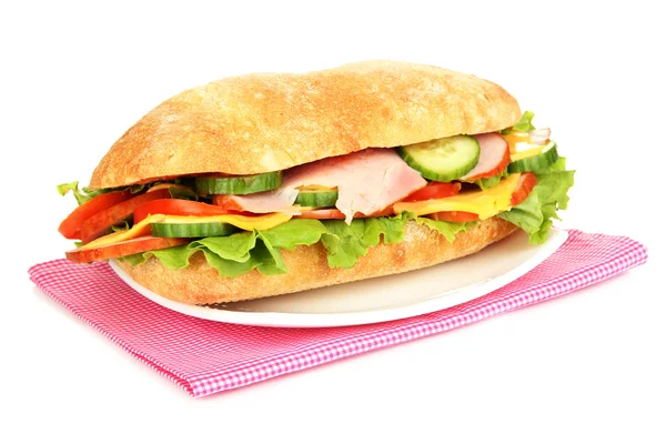 Φρέσκα και νόστιμα σάντουιτς με ζαμπόν και λαχανικά που απομονώνονται σε λευκό — Φωτογραφία Αρχείου
