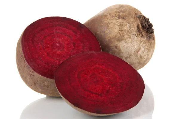 Beetroots geïsoleerd op wit — Stockfoto