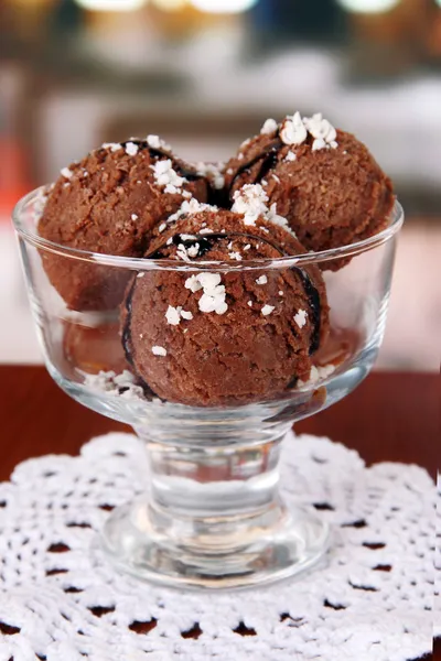 Delicious ice cream on table in cafe — Stock Photo, Image