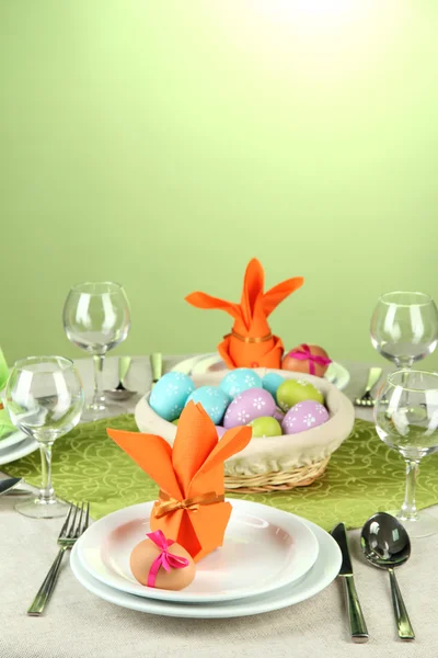 Easter table setting on color background — Stock Photo, Image