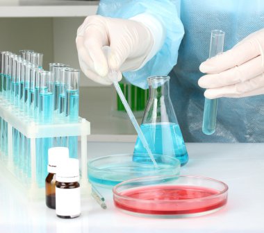 bilim adamı iletken araştırma laboratuvarında yakın çekim