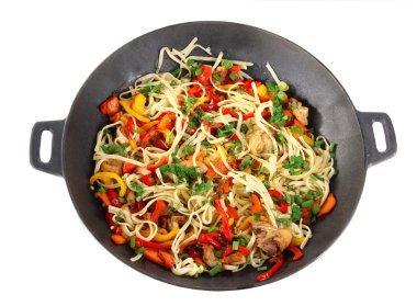 beyaz izole wok sebze erişte