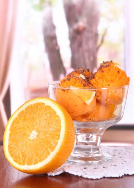 tabloda Oda lezzetli dondurma