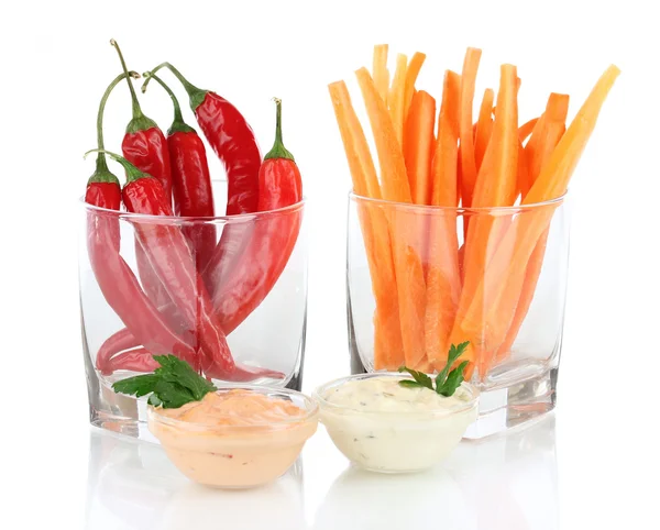 Surtido de palitos de verduras crudas aisladas en blanco — Foto de Stock