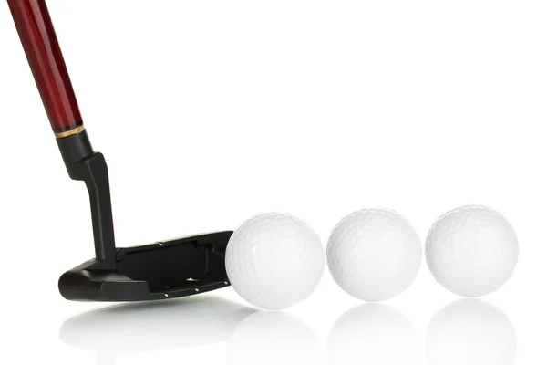 Bolas de golfe e motorista isolado em branco — Fotografia de Stock