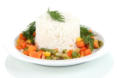 sebzeler üzerinde beyaz izole lezzetli risotto