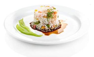 sebzeler, üzerinde beyaz izole lezzetli risotto