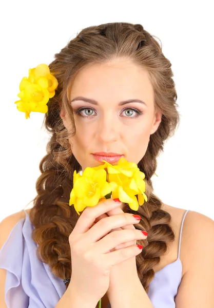 Jonge vrouw met mooi kapsel en bloemen, geïsoleerd op wit — Stockfoto