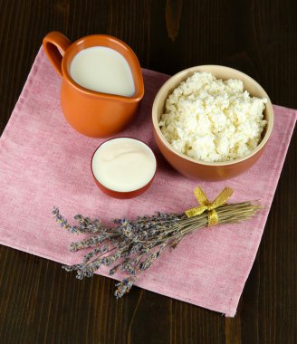 süt ve süt ürünleri, bisküvi ahşap zemin