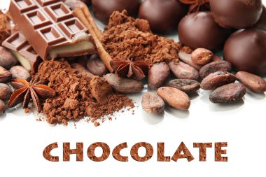 çikolatalı tatlılar, kakao ve baharat üzerine beyaz izole, kompozisyon
