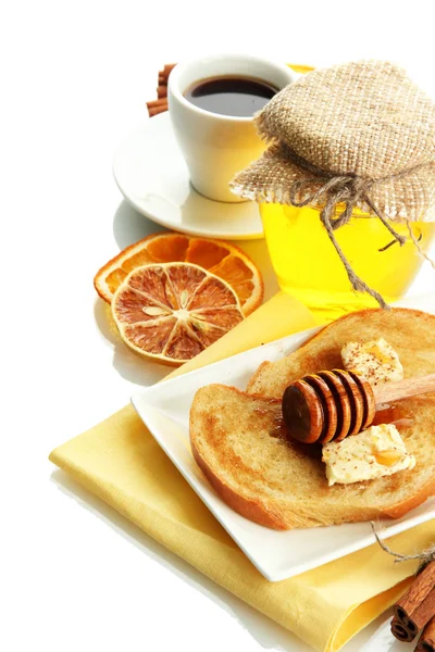 Wit brood toast met honing en kopje koffie, geïsoleerd op wit — Stockfoto