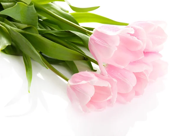 Schöner Strauß rosa Tulpen, isoliert auf weiß — Stockfoto