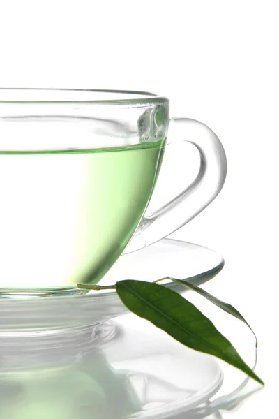 透明杯绿茶，孤立在白色 — 图库照片