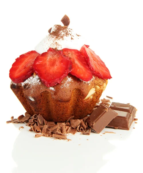 Tasty muffin cake with strawberries and chocolate, isolated on white — Stock Photo, Image