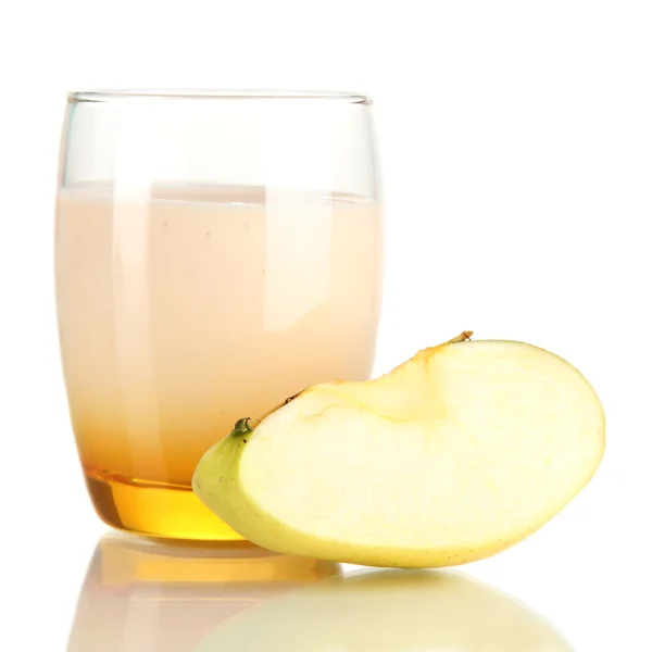 Heerlijke yoghurt in glas met appel geïsoleerd op wit — Stockfoto