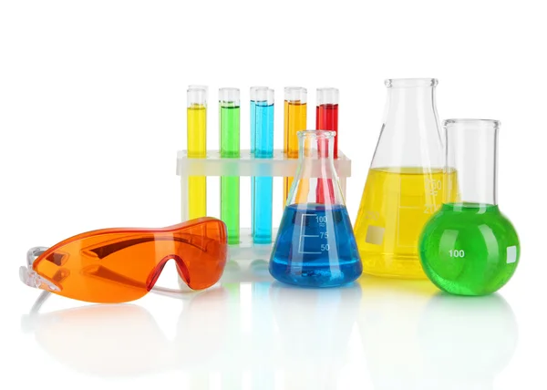 Test-buizen met kleurrijke vloeistoffen geïsoleerd op wit — Stockfoto