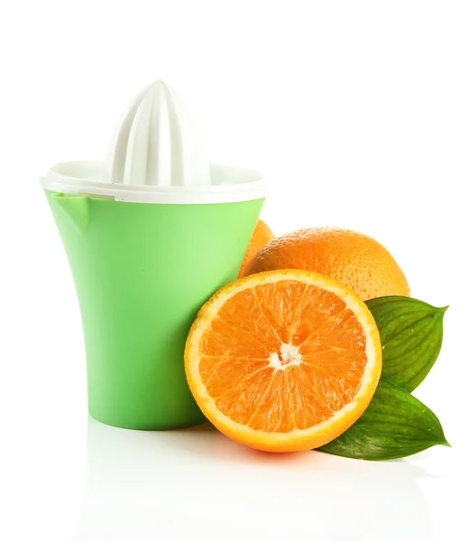 Zitrusfrüchte und reife Orangen, isoliert auf weiß — Stockfoto