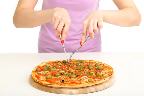 Hermosa chica quiere comer pizza aislada en blanco —  Fotos de Stock