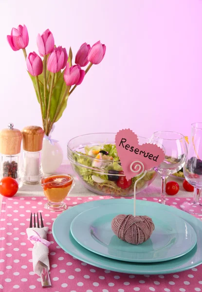 Table setting on pink background — Stock Photo, Image