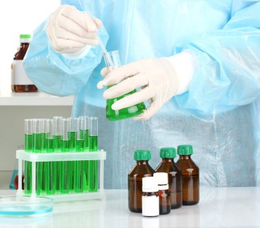 bilim adamı iletken araştırma laboratuvarında yakın çekim