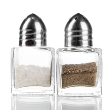 tuz ve biber üzerine beyaz izole konteyner