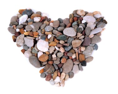 deniz üzerinde beyaz izole kalp taş