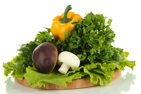 Nyttige urter, sopp og pepper isolert på hvite – stockfoto