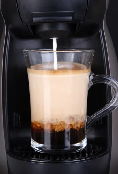 Geschichteter Kaffee aus nächster Nähe — Stockfoto