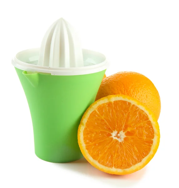 Prensa cítrica y naranjas maduras, aisladas sobre blanco — Foto de Stock