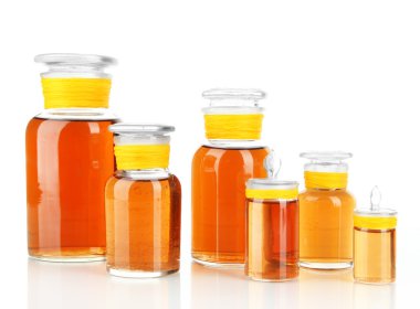 ilaç şişeleri üzerinde beyaz izole