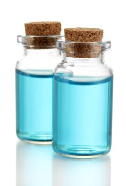 şişeleri temel yağlar ile üzerine beyaz izole