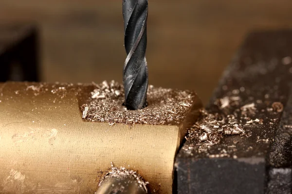 Agujero de perforación en metal — Foto de Stock