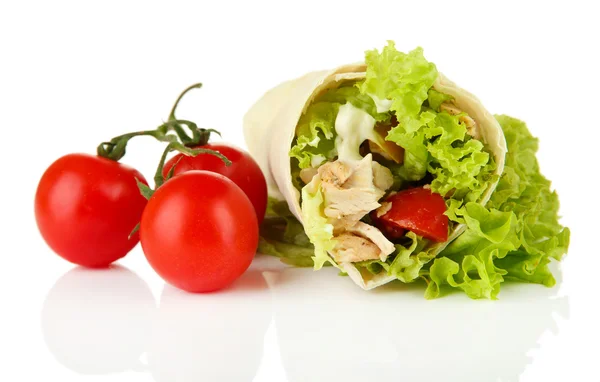 Kebab - viande et légumes grillés, isolés sur blanc — Photo