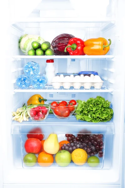 Refrigerador lleno de comida — Foto de Stock