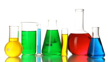 test tüpleri ile üzerine beyaz izole renkli sıvı