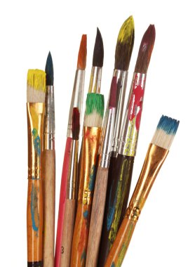 birçok boya portre üzerinde beyaz izole içinde fırça