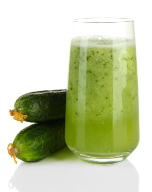 salatalık suyu, beyaz izole