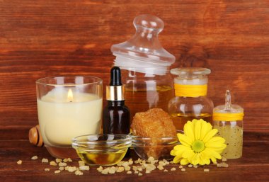 yağlar ve ahşap ahşap arka plan masaya bal kokulu bal spa