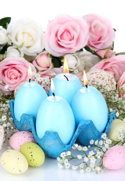 Lumânări de Paște cu flori se închid — Fotografie, imagine de stoc