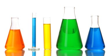 test tüpleri ile üzerine beyaz izole renkli sıvı